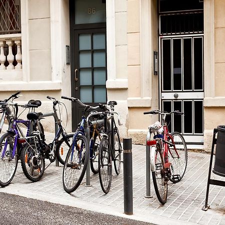 Piso En Poblesec Apartment Barcelona Exterior photo