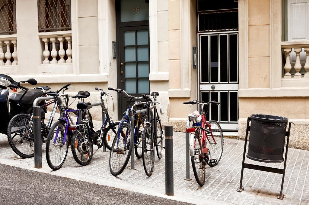 Piso En Poblesec Apartment Barcelona Exterior photo